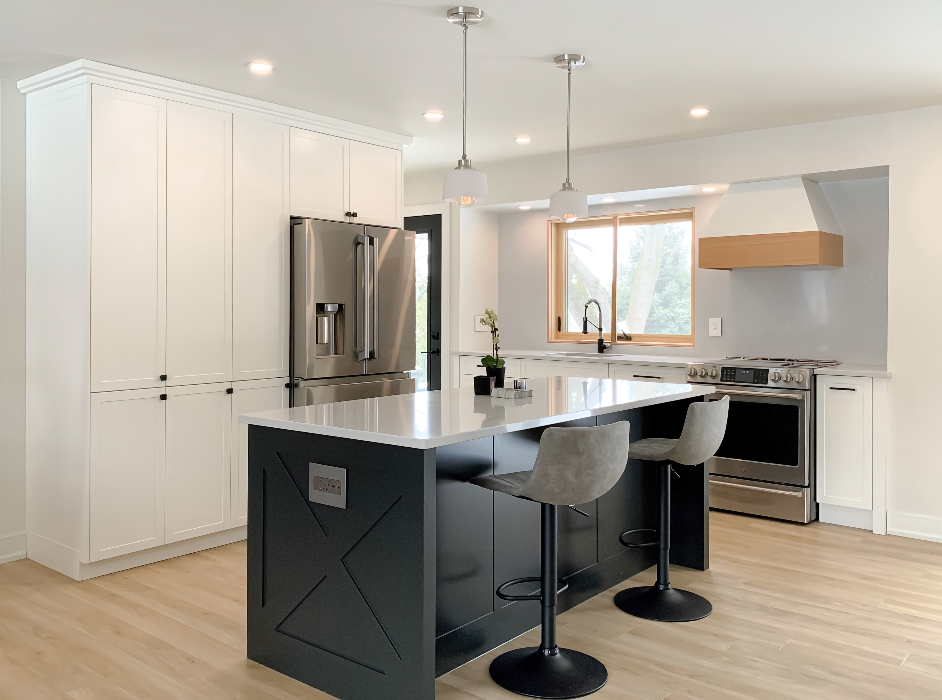 Achieving a High-End Kitchen Look on a Budget with Cabinet Refacing